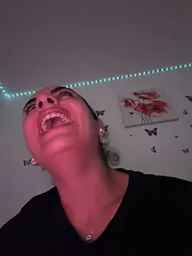 צ'אט XXX בשידור חי של Elyza_Ibarra