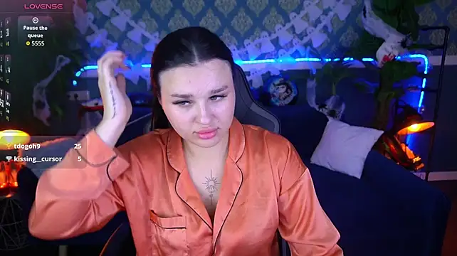 צ'אט XXX בשידור חי של CherrryQueen