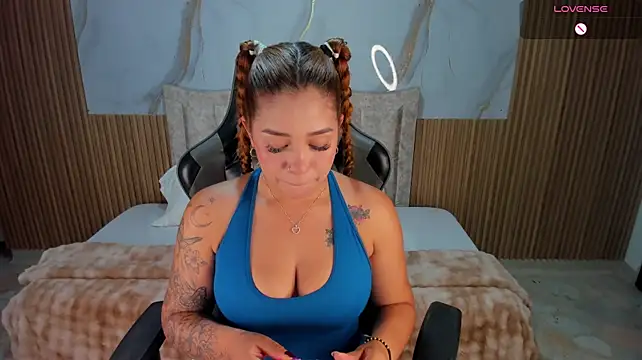 Czat XXX na żywo – mia_18v