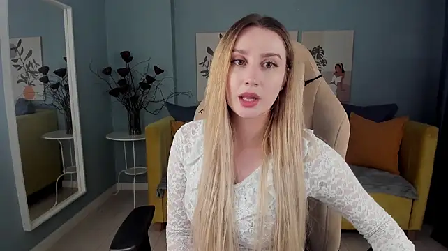LanaLoon XXX чат на живо