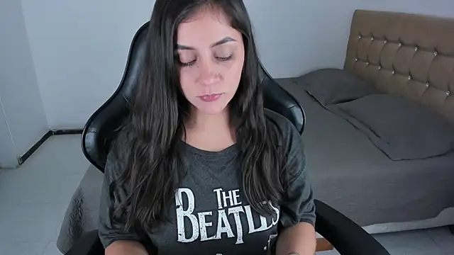 EmmaGrace1999's Live XXX Chat