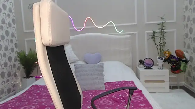 KayleSmoll's Live XXX Chat