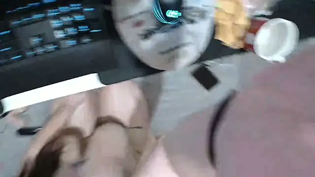 צ'אט XXX בשידור חי של MiniCooperECE