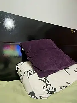 XXX chat uživo modela MeladoDiMel