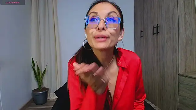 צ'אט XXX בשידור חי של Swetisabella01