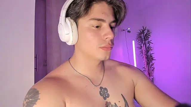 Giordano_Russo Live XXX-Chat