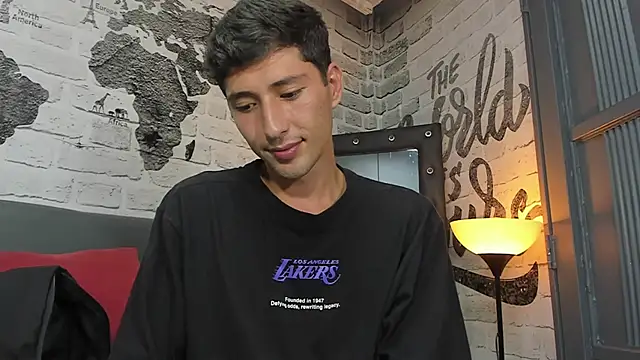 Valentiino69 webcam show