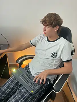 Nicola_hard – Naživo XXX chat