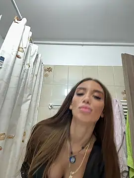 צ'אט XXX בשידור חי של BlueEyes_BB