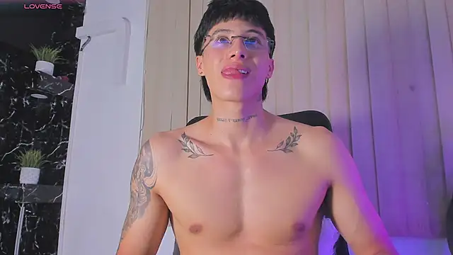 XXX chat uživo modela Samuell_777
