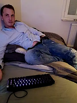 erikdanil Chat XXX live