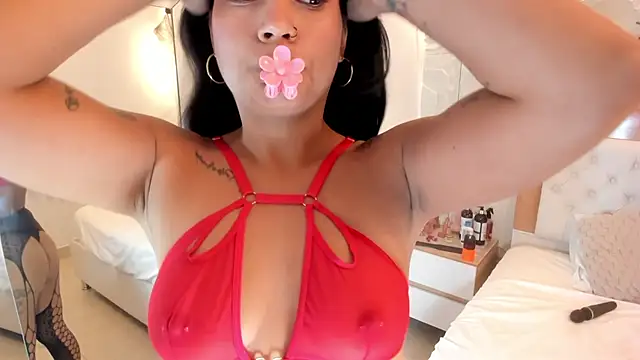 NINAMARTINS লাইভ XXX চ্যাট