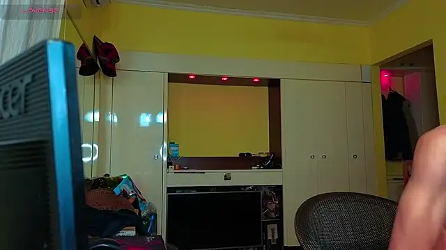 HungEddy Adlı Modelin Canlı XXX Sohbeti