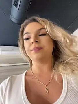 KimmBliss' Live XXX Chat