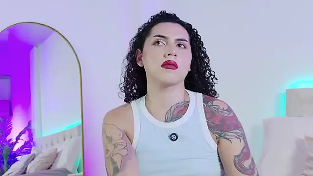 צ'אט XXX בשידור חי של LadyMonroe_