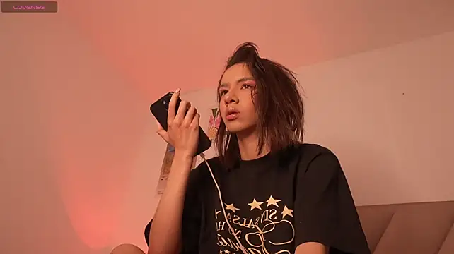 Bonnieshyy: онлайн-секс-чат