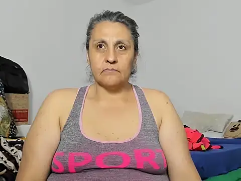  צ'אט XXX בשידור חי של Merlyna_time