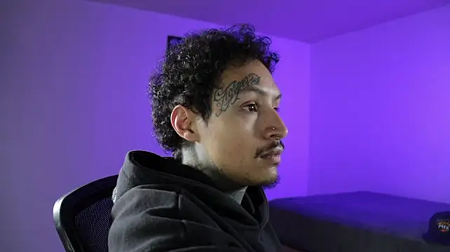 trieone Live XXX-chat