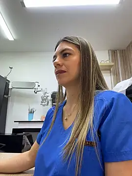 XXX chat uživo modela alicee16
