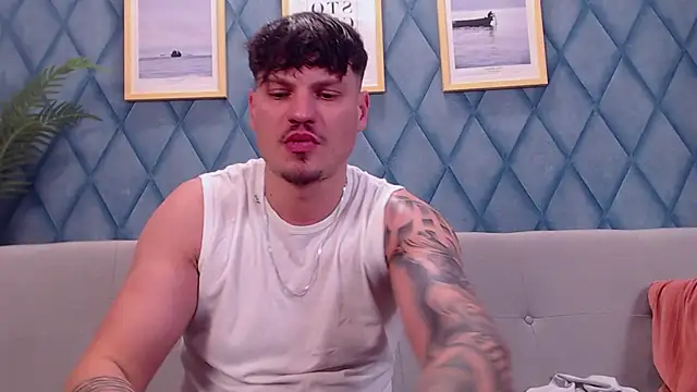 צ'אט XXX בשידור חי של marioalessio