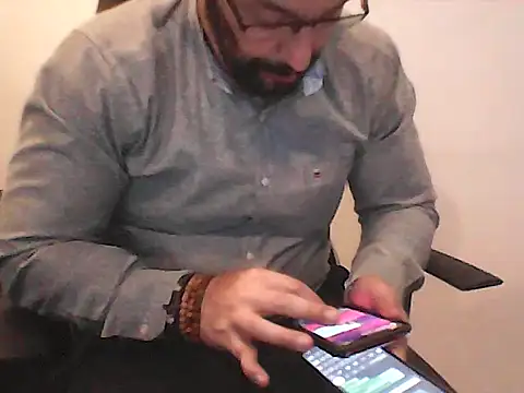 Yorel1109- live XXX chat