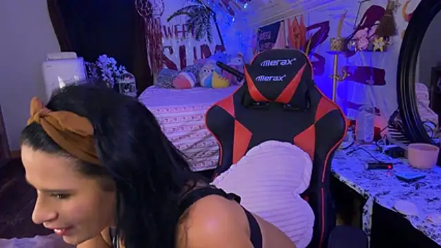 Vanessa-valentinex Adlı Modelin Canlı XXX Sohbeti