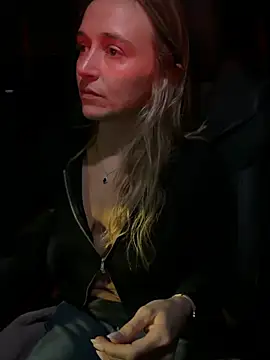 צ'אט XXX בשידור חי של lunagirl13