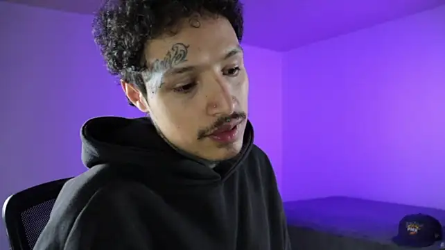 trieone XXX чат на живо