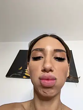 XXX chat uživo modela BlueEyes_BB