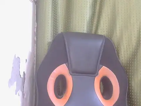 Онлайн чат XXX Stubborndesiboy