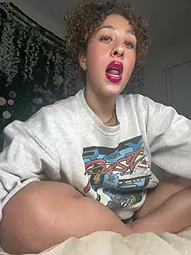 LyraCovee's Live XXX Chat