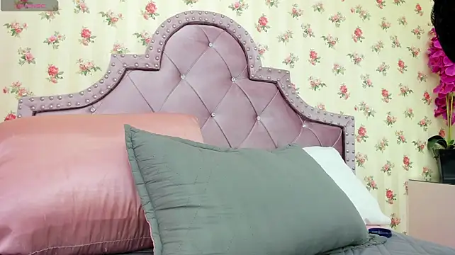 Онлайн чат XXX ariana_moon00