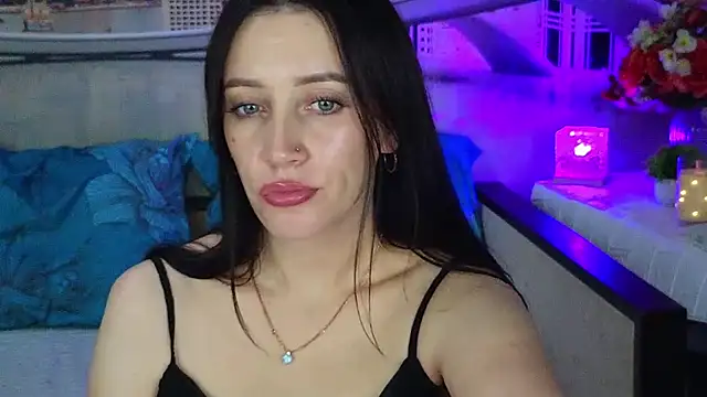צ'אט XXX בשידור חי של MonicaSweetx