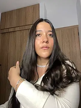 XXX chat uživo modela Nhefertary