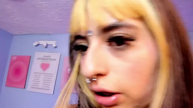 Chat +18 de AnnyCotton ao vivo