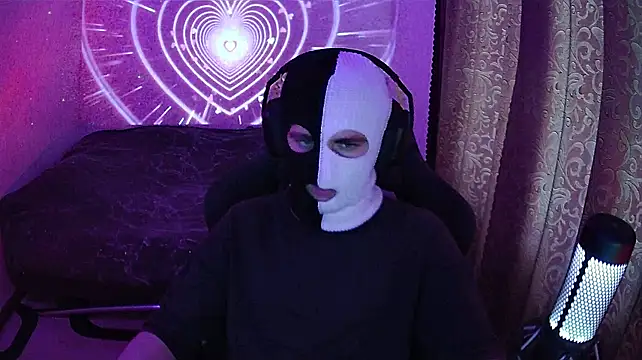 fame_bc – Naživo XXX chat