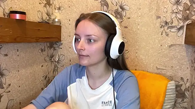 Онлайн чат XXX EmyMiu