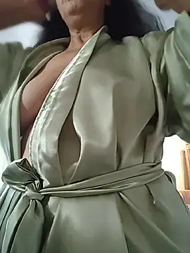 Chat XXX en directo de NakedMILFx