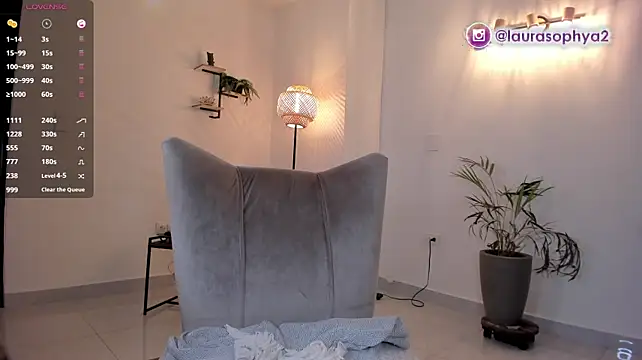 צ'אט XXX בשידור חי של laurasophya