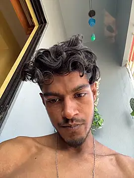 XXX chat uživo modela GunSlay