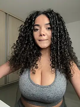 Curlyierr's Live XXX Chat