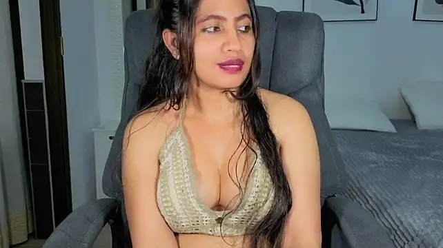 צ'אט XXX בשידור חי של FannyXhot
