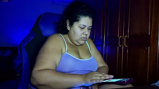 צ'אט XXX בשידור חי של xlatinastar