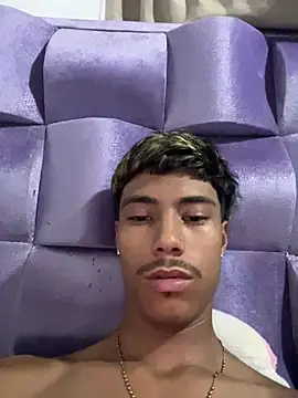 Chatroom XXX en direct de Adan21_cm