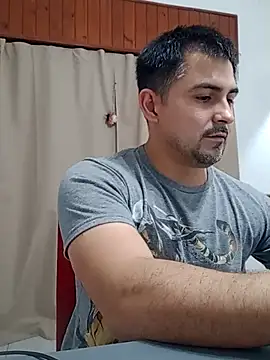 Bradd_32 Live XXX Chat