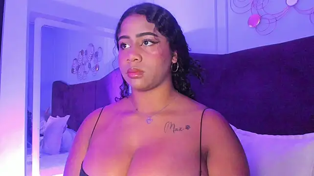 Chatroom XXX en direct de Sofi_Fox_