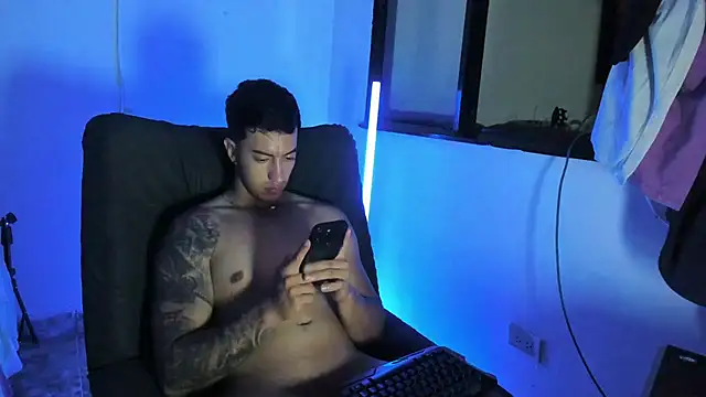 Онлайн чат XXX Axel_hendrick