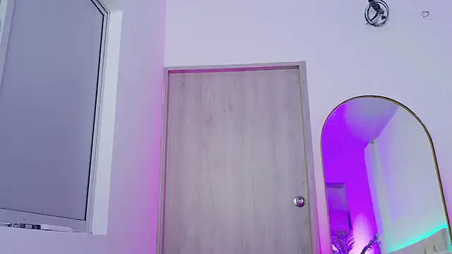 צ'אט XXX בשידור חי של LadyMonroe_