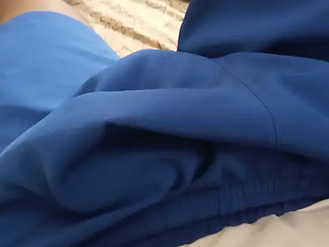 UncutlovingGuy Adlı Modelin Canlı XXX Sohbeti