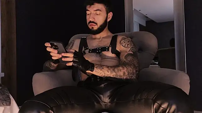 Chatroom XXX en direct de MarkWalker__